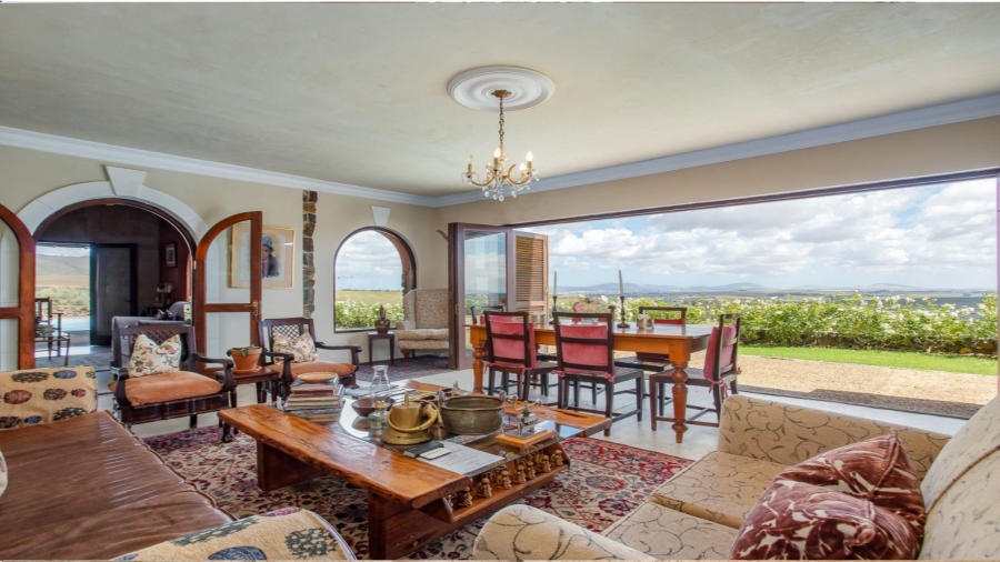 6 Bedroom Property for Sale in Devonvallei Western Cape